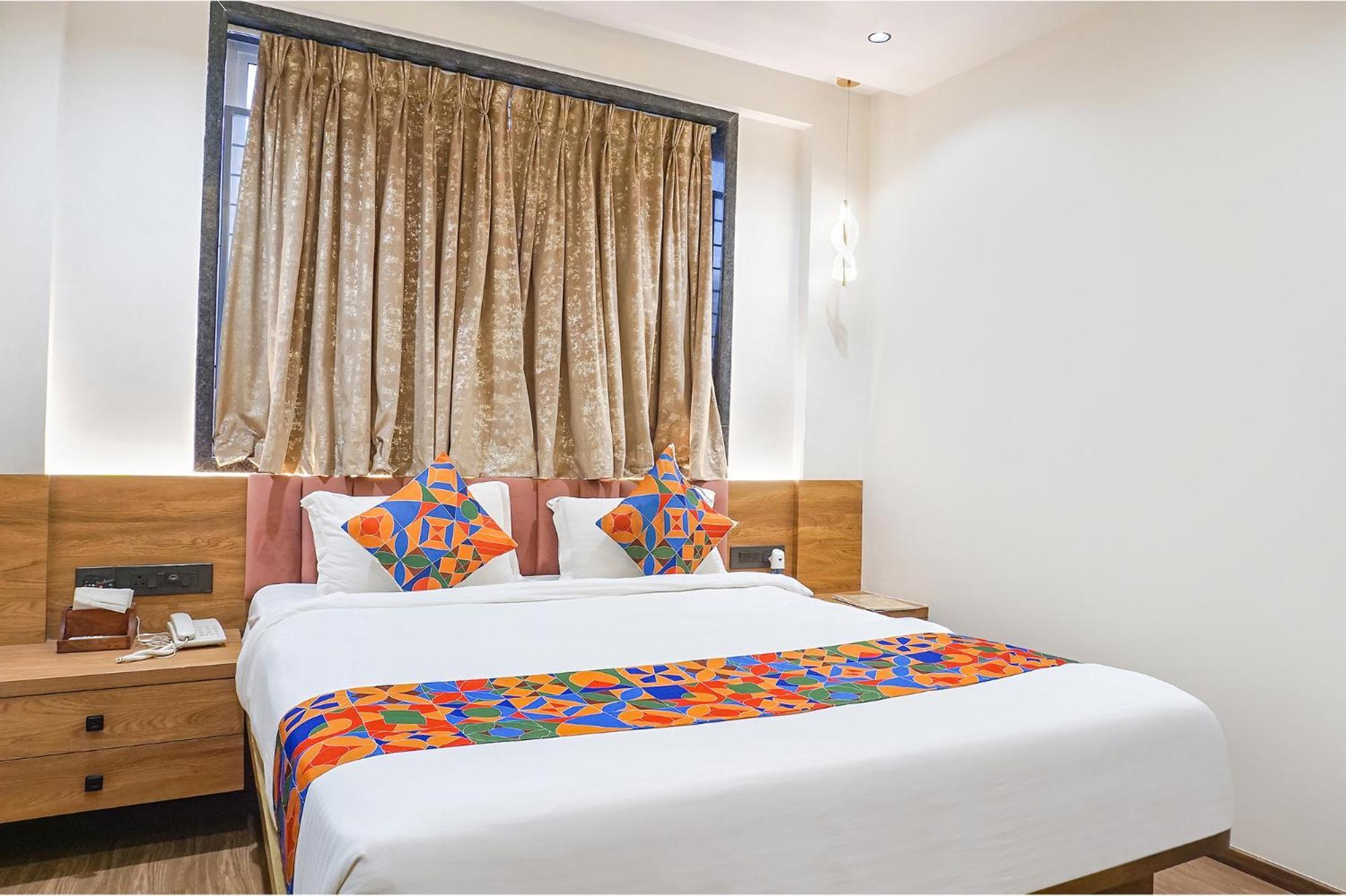 Fabhotel Prime Shourya Residency - Nr Maharshi Karve Museum Pune Esterno foto