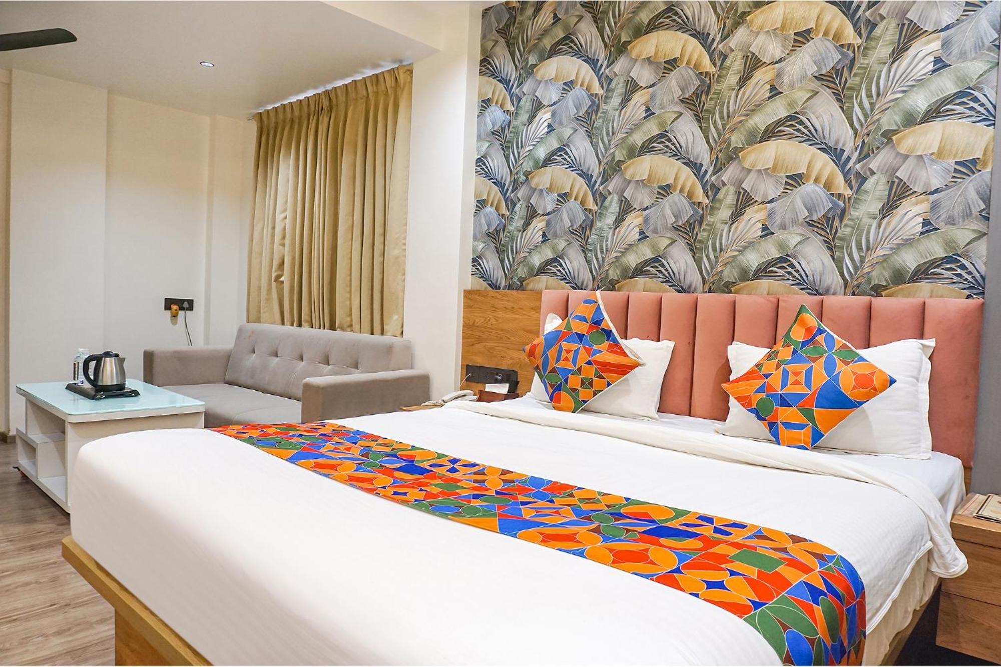 Fabhotel Prime Shourya Residency - Nr Maharshi Karve Museum Pune Esterno foto