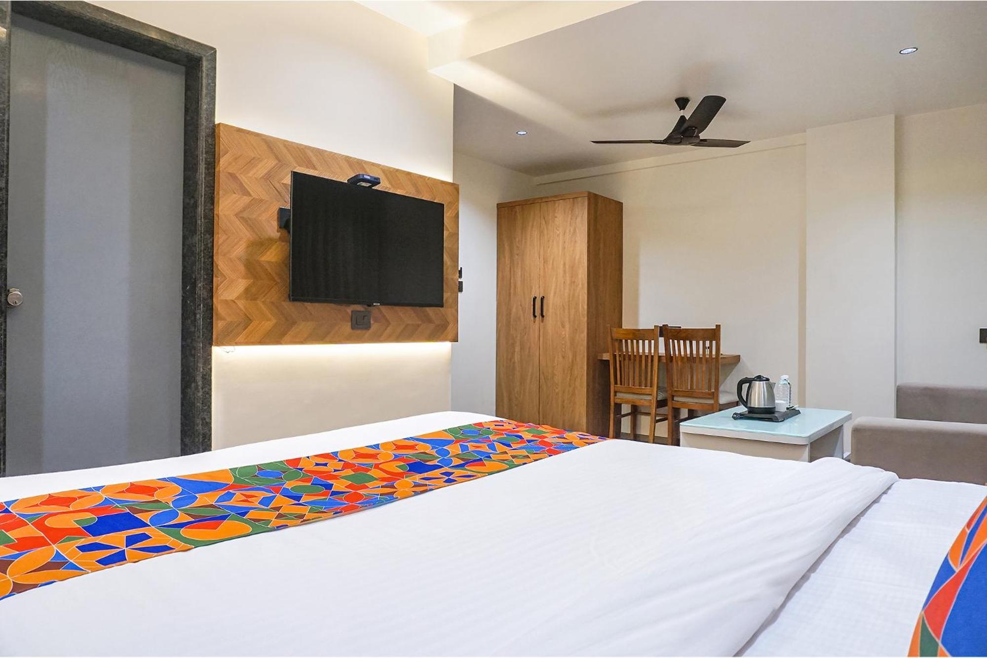 Fabhotel Prime Shourya Residency - Nr Maharshi Karve Museum Pune Esterno foto