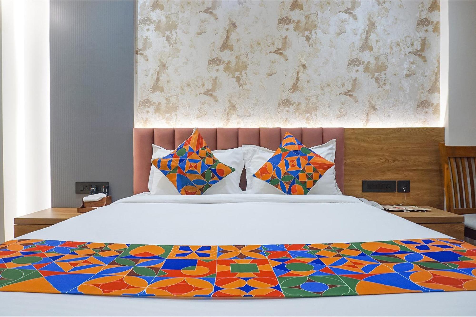 Fabhotel Prime Shourya Residency - Nr Maharshi Karve Museum Pune Esterno foto