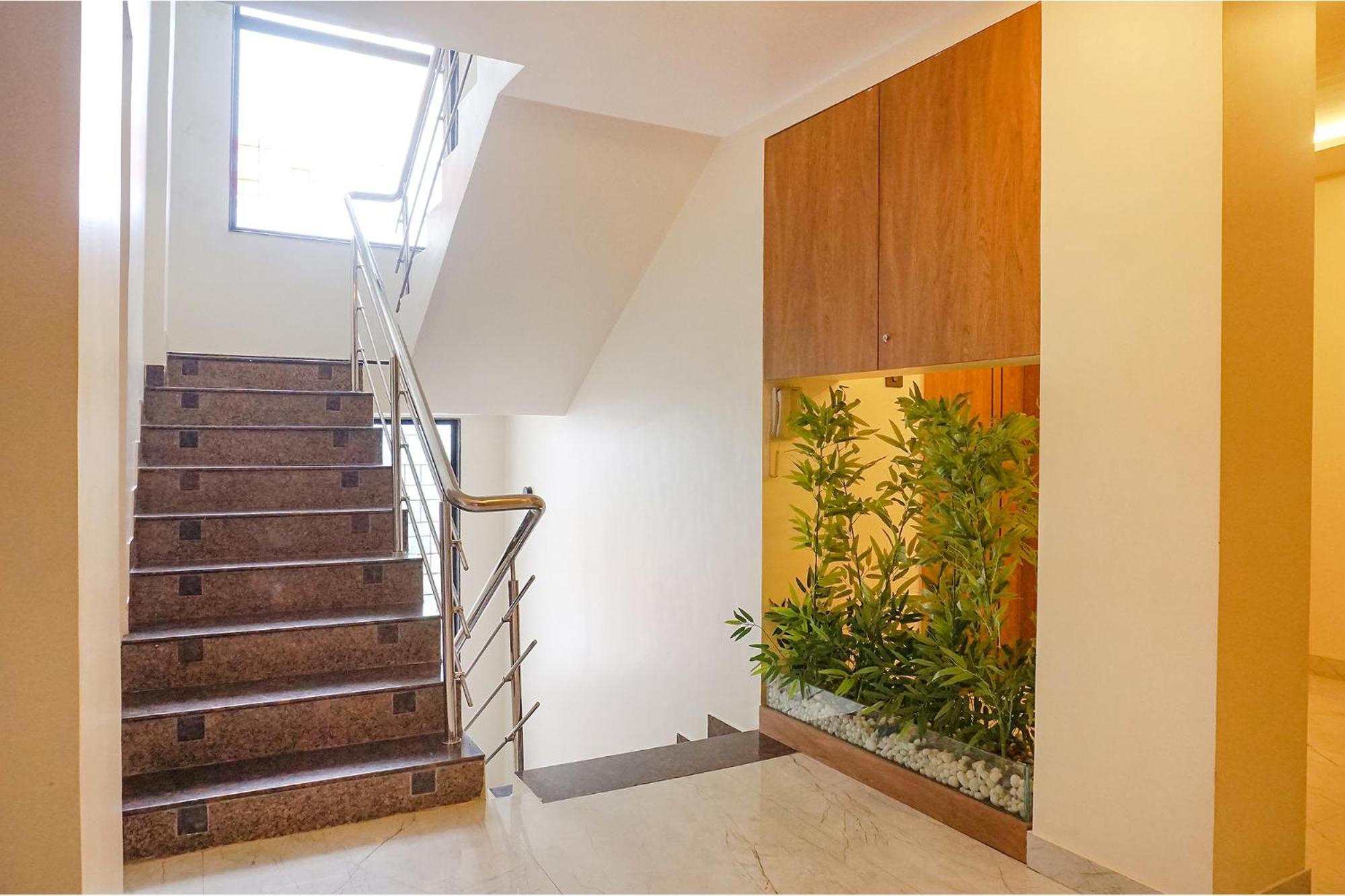 Fabhotel Prime Shourya Residency - Nr Maharshi Karve Museum Pune Esterno foto